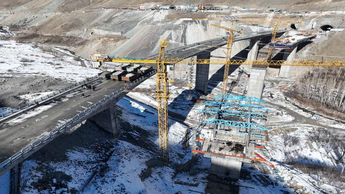 Loading of bridge no.27 on 03/01/2023
