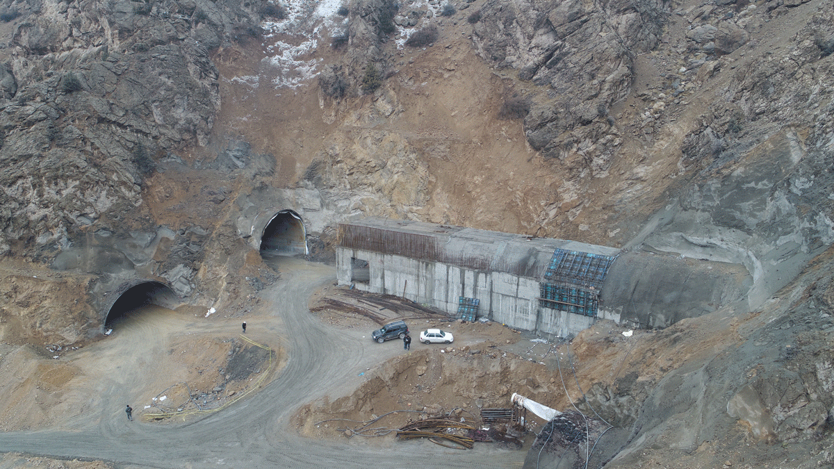 Galleries and Tunnels between 22 - 32 on 17/12/2022